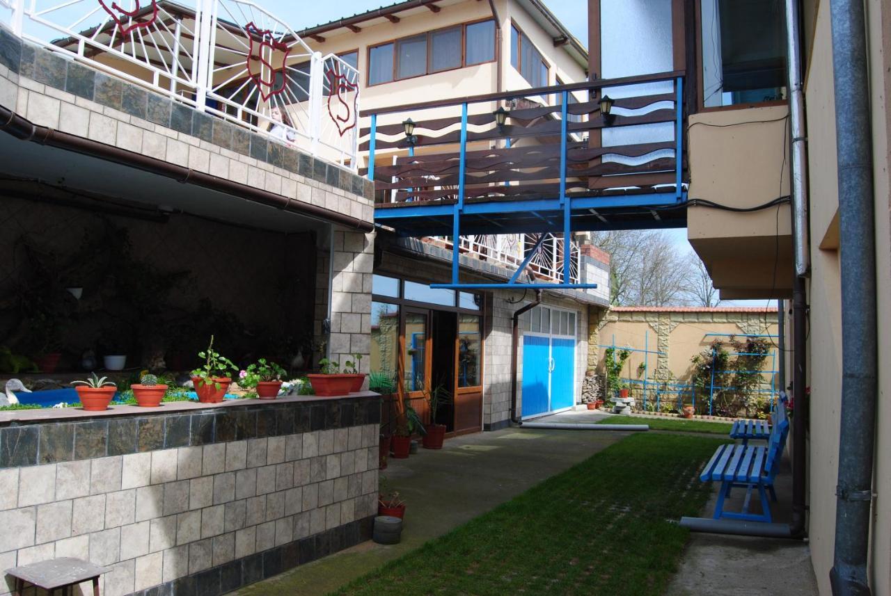 Lake View Hotel Sarichioi Kültér fotó