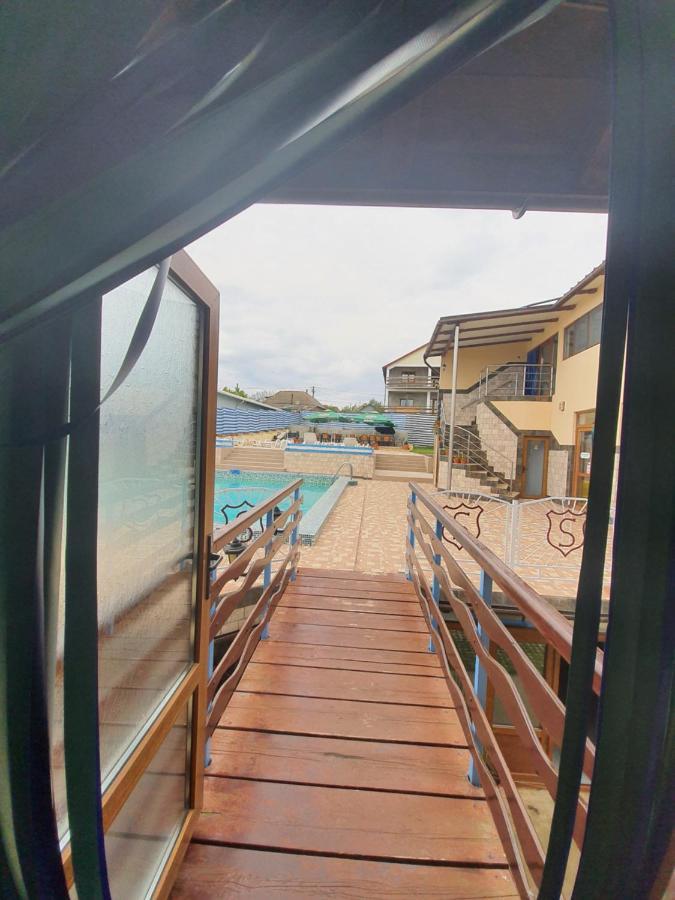 Lake View Hotel Sarichioi Kültér fotó