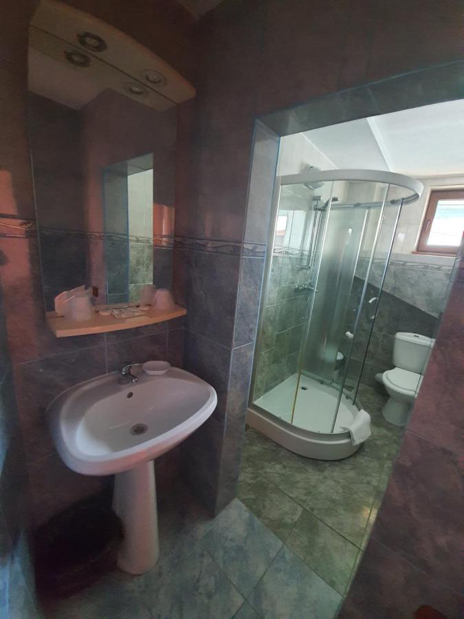 Lake View Hotel Sarichioi Kültér fotó