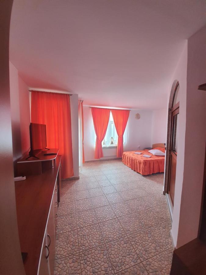 Lake View Hotel Sarichioi Kültér fotó